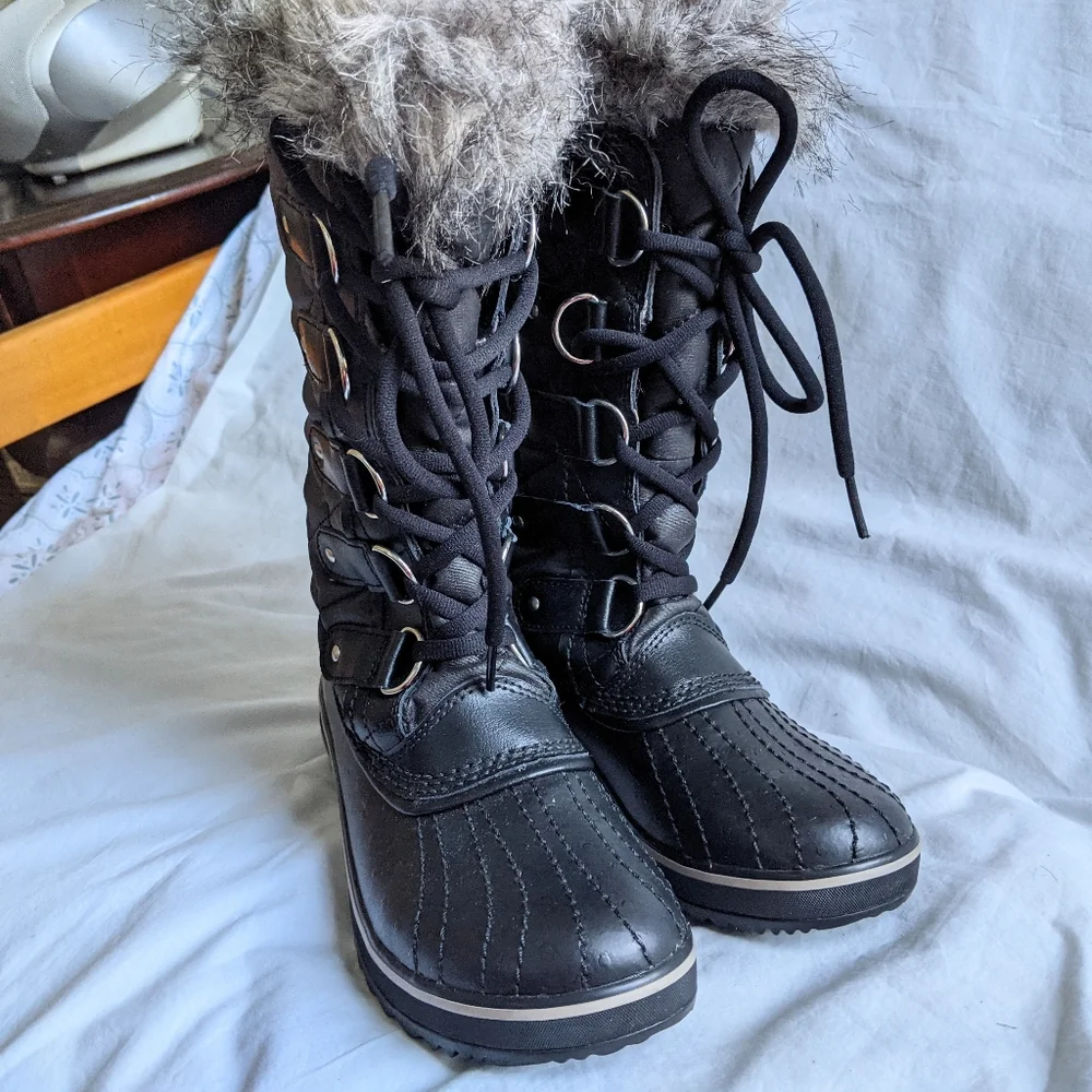 Like New Sorel women Tofino II boots size 6